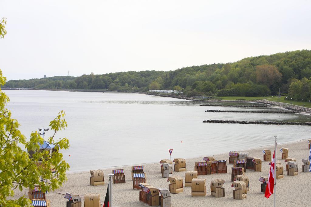 Strandhotel Seeblick, Ostseebad ハイケンドルフ エクステリア 写真