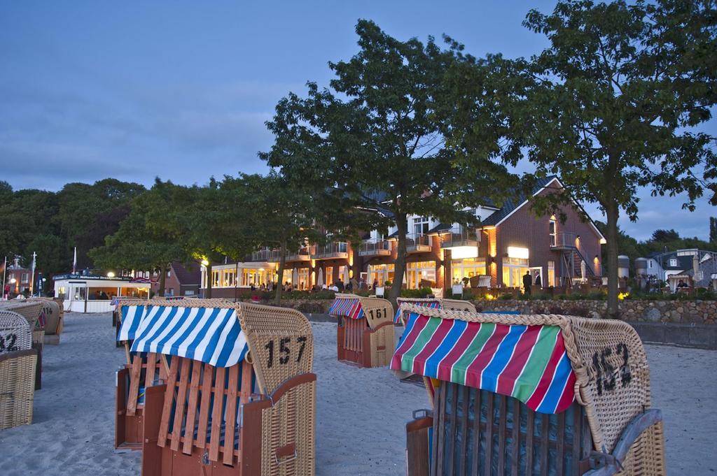 Strandhotel Seeblick, Ostseebad ハイケンドルフ エクステリア 写真