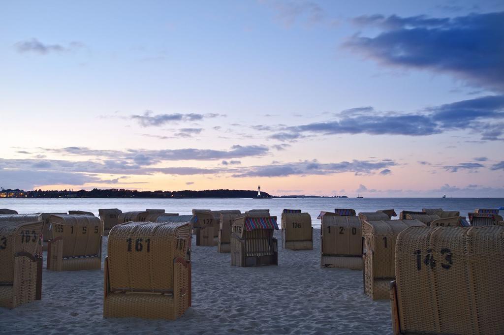 Strandhotel Seeblick, Ostseebad ハイケンドルフ エクステリア 写真