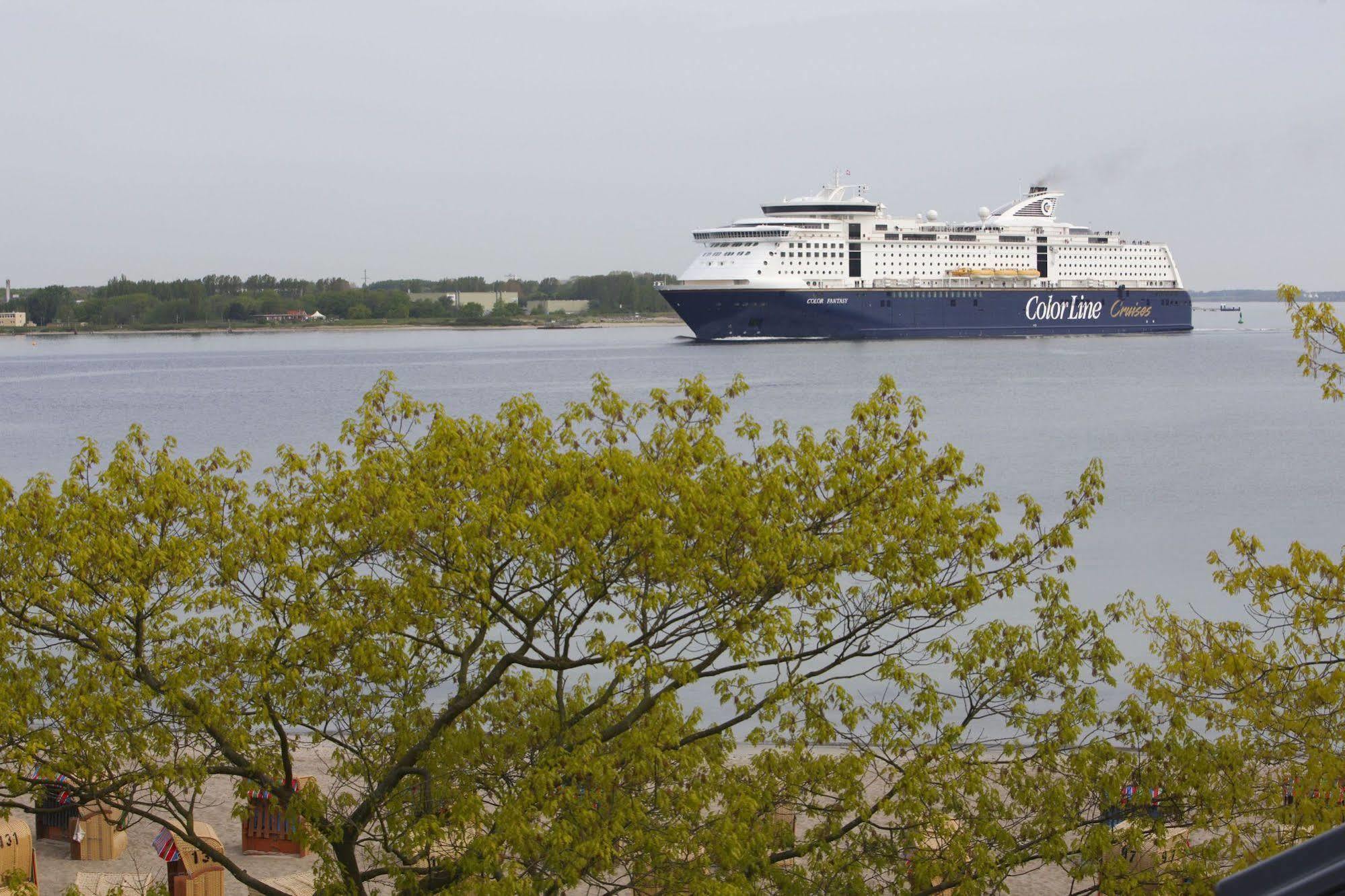 Strandhotel Seeblick, Ostseebad ハイケンドルフ エクステリア 写真